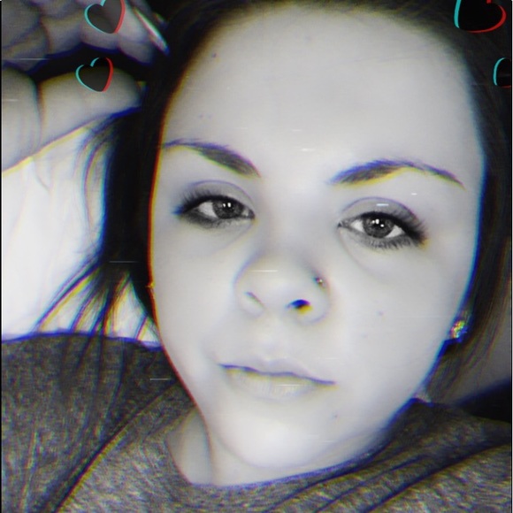 Meet your Posher, Brooke - Picture 1 of 1